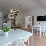 T&k - - Areal Goethe 4 Maisonetten Mit Privatparkplaetzen Apartment Duisburg