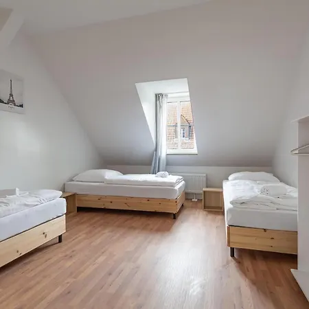 Apartmán T&k - - Areal Goethe 4 Maisonetten Mit Privatparkplaetzen Duisburg