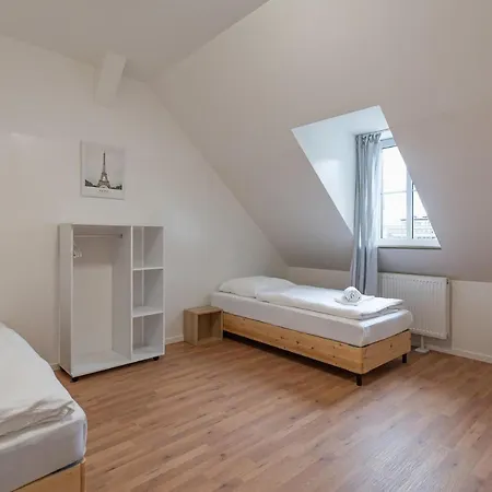 T&k - - Areal Goethe 4 Maisonetten Mit Privatparkplaetzen דיסבורג