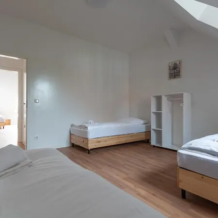 Apartment T&k - - Areal Goethe 4 Maisonetten Mit Privatparkplaetzen *