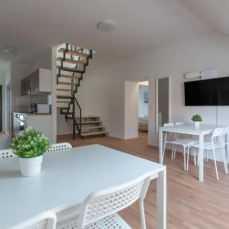 T&k - - Areal Goethe 4 Maisonetten Mit Privatparkplaetzen Apartmán Duisburg