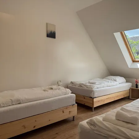 T&k - - Areal Goethe 4 Maisonetten Mit Privatparkplaetzen * Duisburg