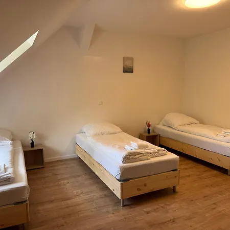Apartment T&k - - Areal Goethe 4 Maisonetten Mit Privatparkplaetzen Duisburg